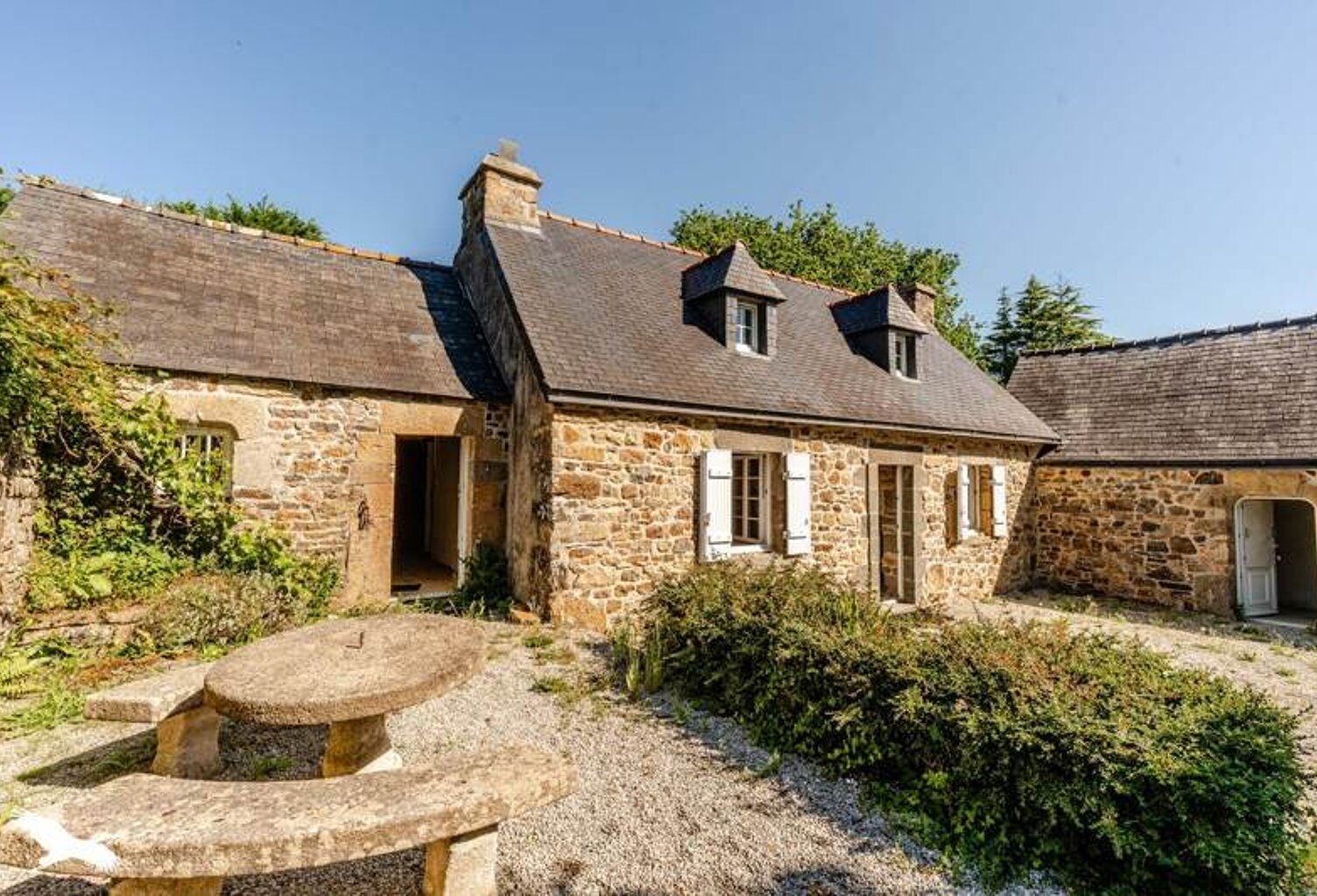 Maison en pierre de 5 pièces principales — photo 1