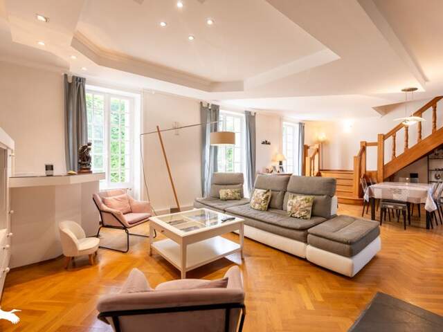 Maison de ville de 7 pièces principales — photo du bien