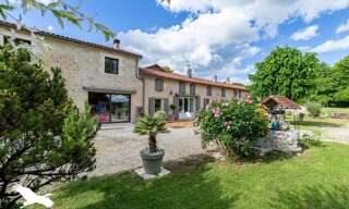 Maison 8 Pièces 235 m² à vendre à Nanteuil-en-Vallée (16700)