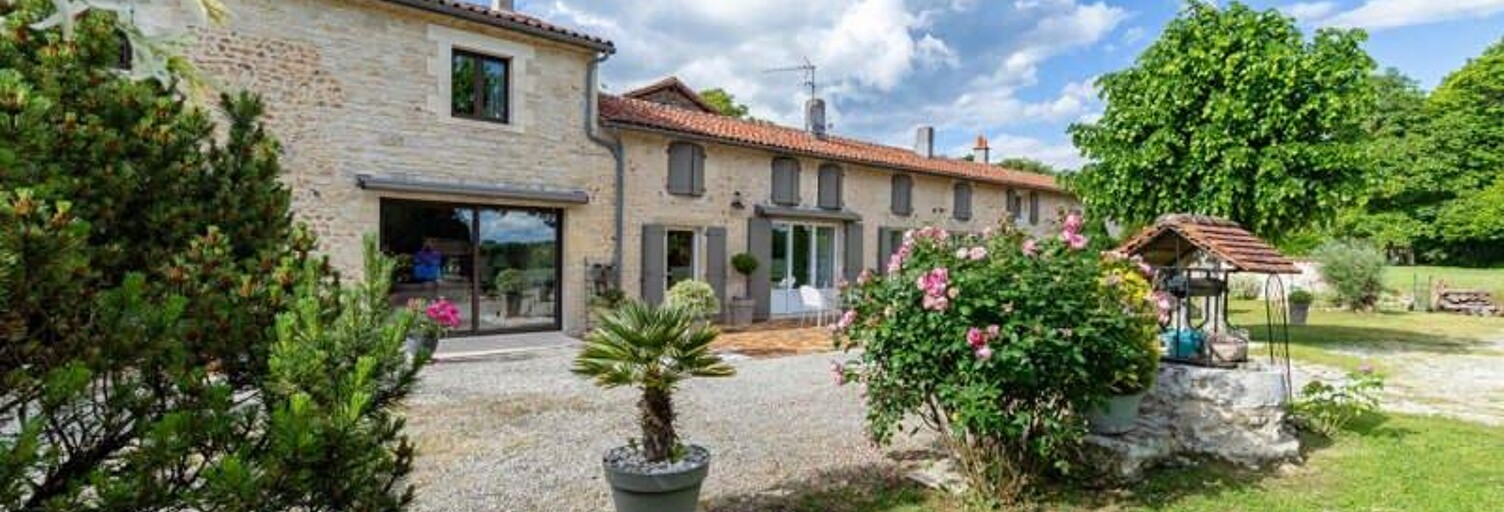 Maison 8 Pièces 235 m² à vendre à Nanteuil-en-Vallée (16700)