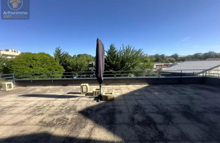 APPARTEMENT F4 avec terrasse DE 100M² GARARGE DOUBLE  ET PARKING — photo 2