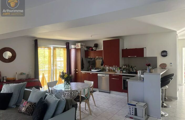 APPARTEMENT F4 avec terrasse DE 100M² GARARGE DOUBLE  ET PARKING — photo 4