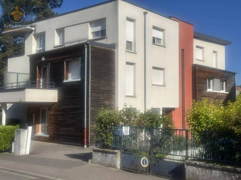 APPARTEMENT F4 avec terrasse DE 100M² GARARGE DOUBLE  ET PARKING — photo 1
