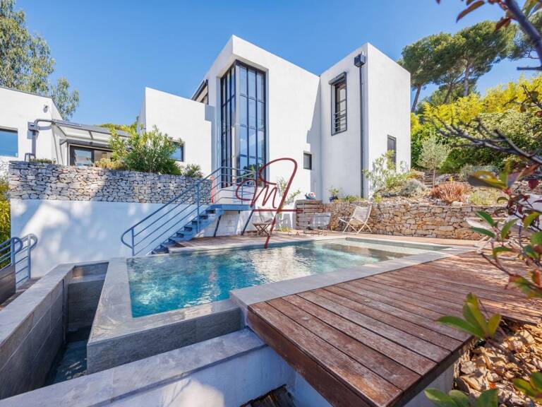 villa — photo 1