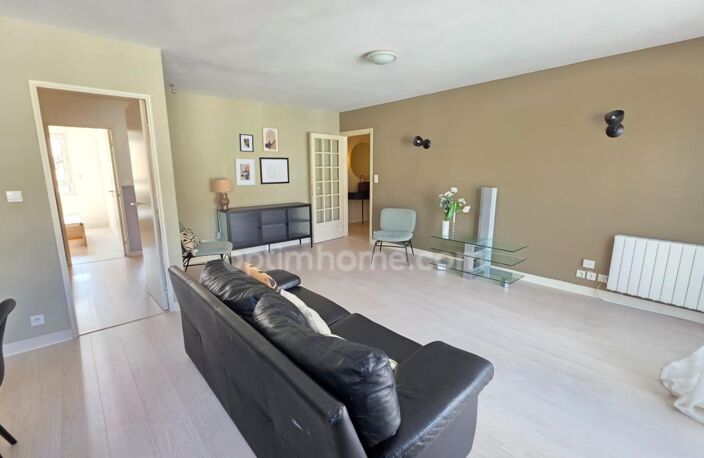 EN EXCLUSIVITE APPARTEMENT TYPE 3 AVEC ASCENSEUR - CAVE ET PARKING SECURISE DANS RESIDENCE STANDING — photo 3