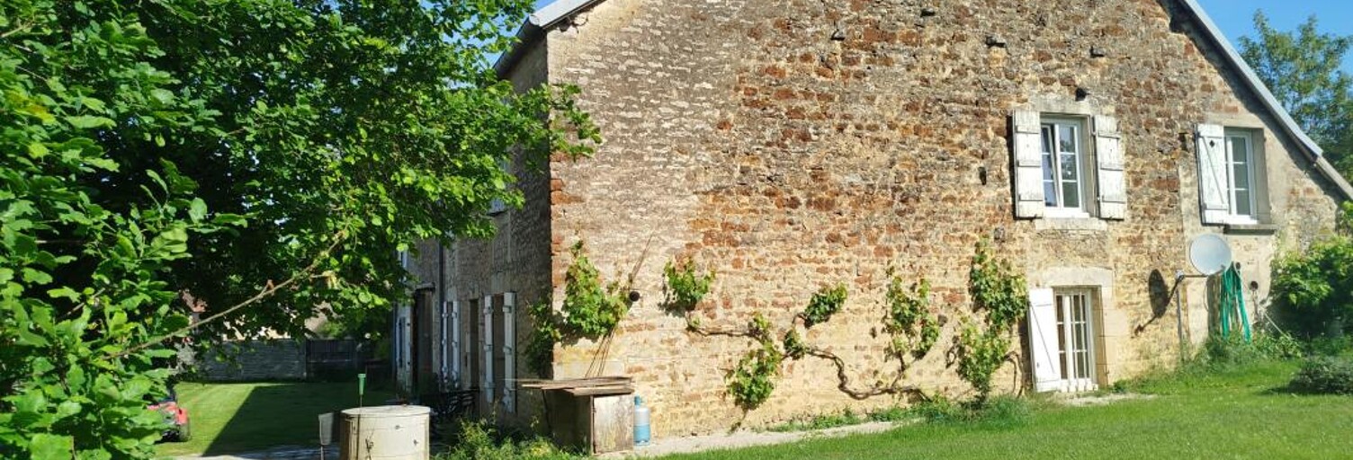 Maison 9 Pièces 226 m² à vendre à Le Montsaugeonnais (52190)