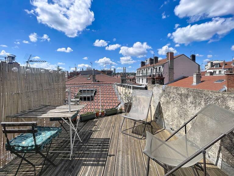LYON 9 – VALMY | T3 ATYPIQUE EN DERNIER ÉTAGE AVEC TERRASSE — photo 1