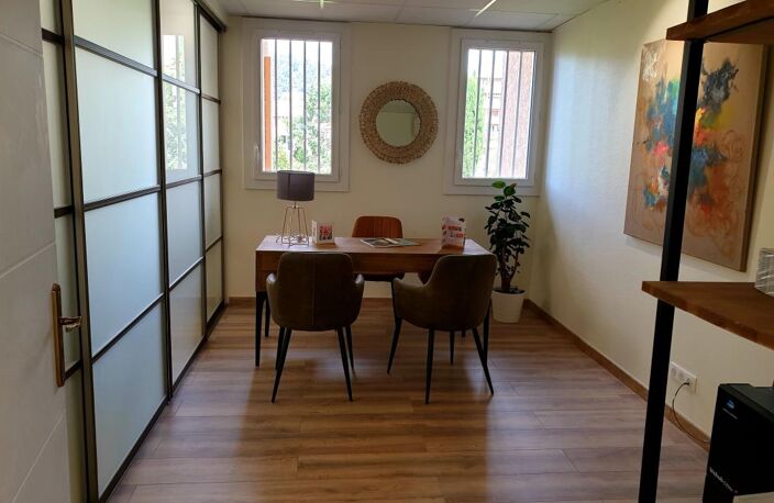 Murs commerciaux — 340 m² — Centre-ville de La Garde — Activité rentable clé en main — photo 4
