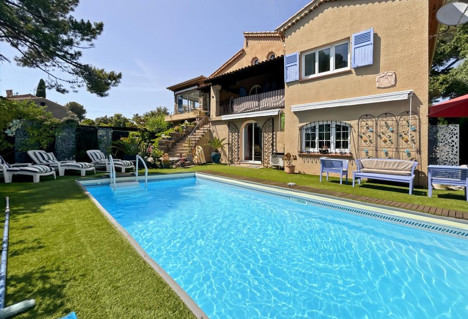 VILLA DEUX FAMILLES — photo 1