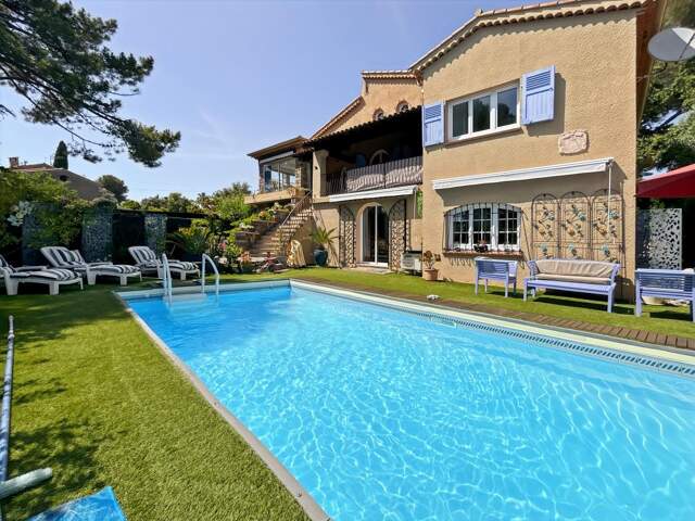 VILLA DEUX FAMILLES — photo du bien