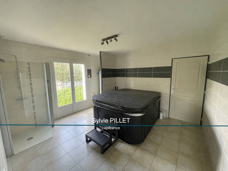 Maison à vendre 11 pièces SAINT MICHEL EN L'HERM (85) — photo 1