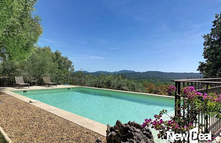 MONTAUROUX Vue imprenable pour cette villa contemporaine  d’environ 225 m² — photo 3