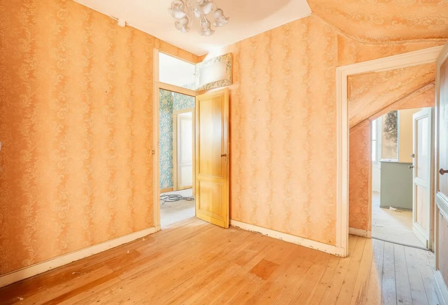 Bordeaux – Immeuble 119 m² sur 3 niveaux – À rénover — photo 1