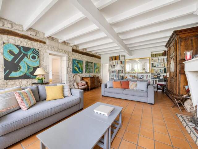 Maison de 8 pièces de 270 m² à Sainte-Gemme — photo du bien