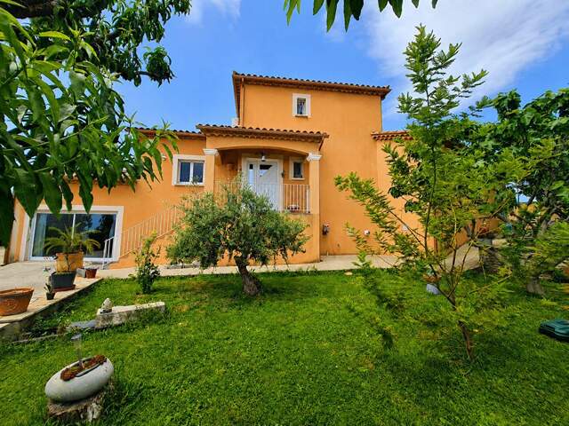 Alès - Maison  5 chambres avec Piscine sur 850 m2 de terrain — photo du bien
