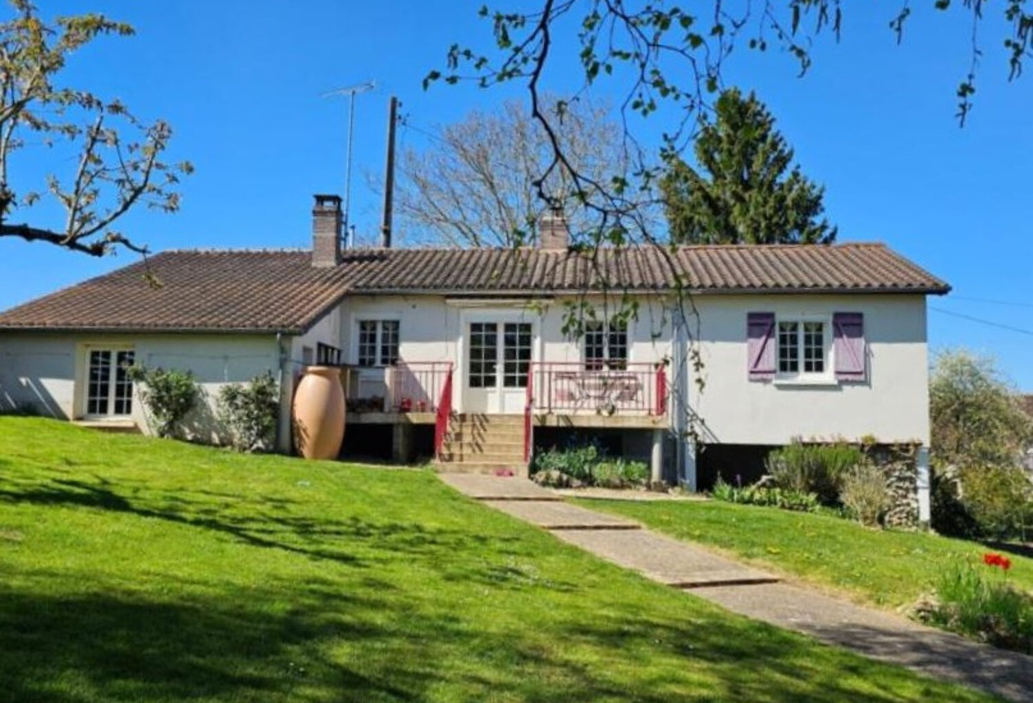 MAISON FAMILIALE A MAZANGE — photo 1