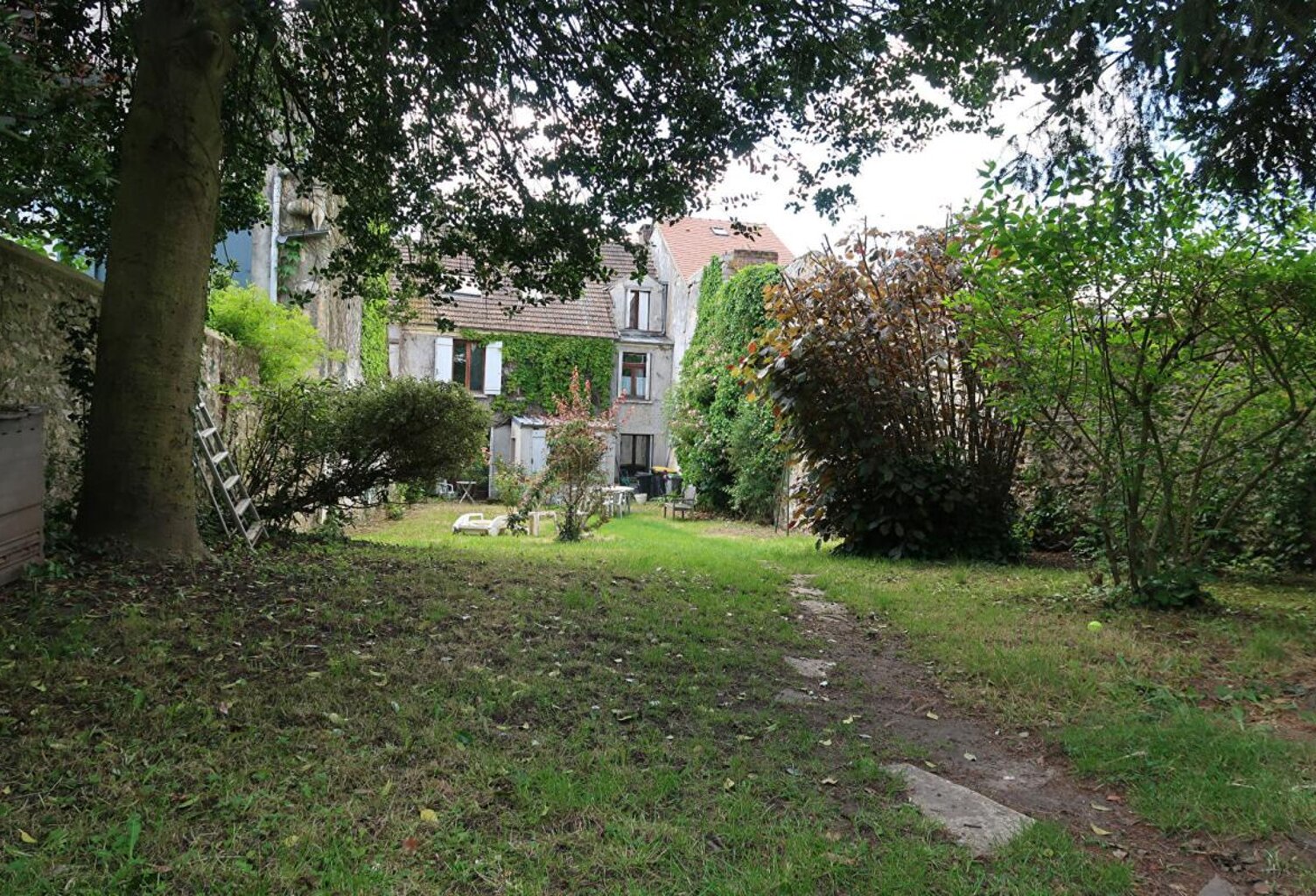 MARINES MEME. ENSEMBLE IMMOBILIER EXCEPTIONNEL AVEC DU POTENTIEL ! — photo 1