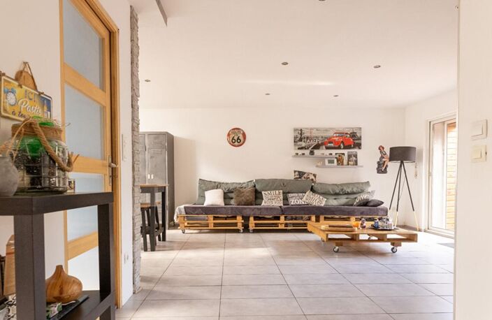 PROCHE MARCHIENNES - FERMETTE RÉNOVÉE 144 M² - 3 CHAMBRES - GRANGE 100 M² - JARDIN CLOS — photo 2