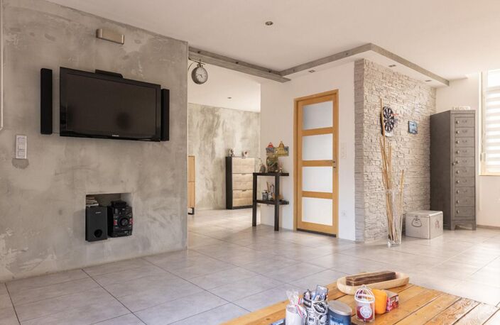 PROCHE MARCHIENNES - FERMETTE RÉNOVÉE 144 M² - 3 CHAMBRES - GRANGE 100 M² - JARDIN CLOS — photo 3