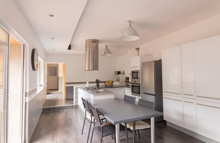 PROCHE MARCHIENNES - FERMETTE RÉNOVÉE 144 M² - 3 CHAMBRES - GRANGE 100 M² - JARDIN CLOS — photo 4