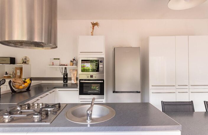 PROCHE MARCHIENNES - FERMETTE RÉNOVÉE 144 M² - 3 CHAMBRES - GRANGE 100 M² - JARDIN CLOS — photo 5