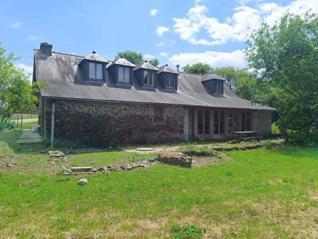 29540 Spézet maison avec vue sans vis à vis travaux à prévoir mais habitable — photo du bien
