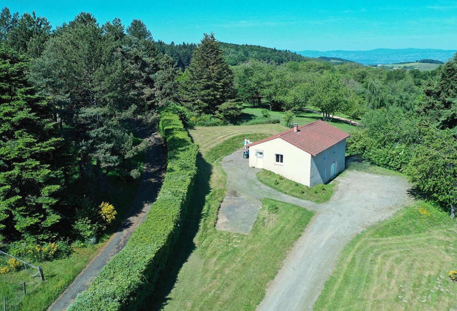 Villa de plain-pied sur 2200 m²  de terrain clos — photo 1