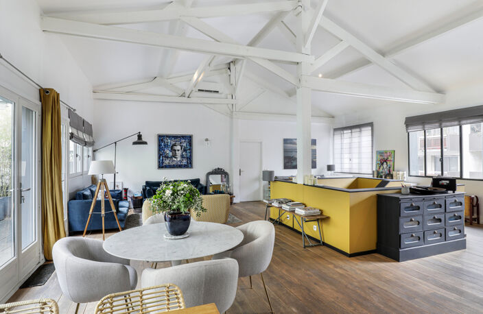 LOFT FAMILIAL D EXCEPTION AVEC TERRASSE DE 37 m2 CENTRE VILLE — photo 4