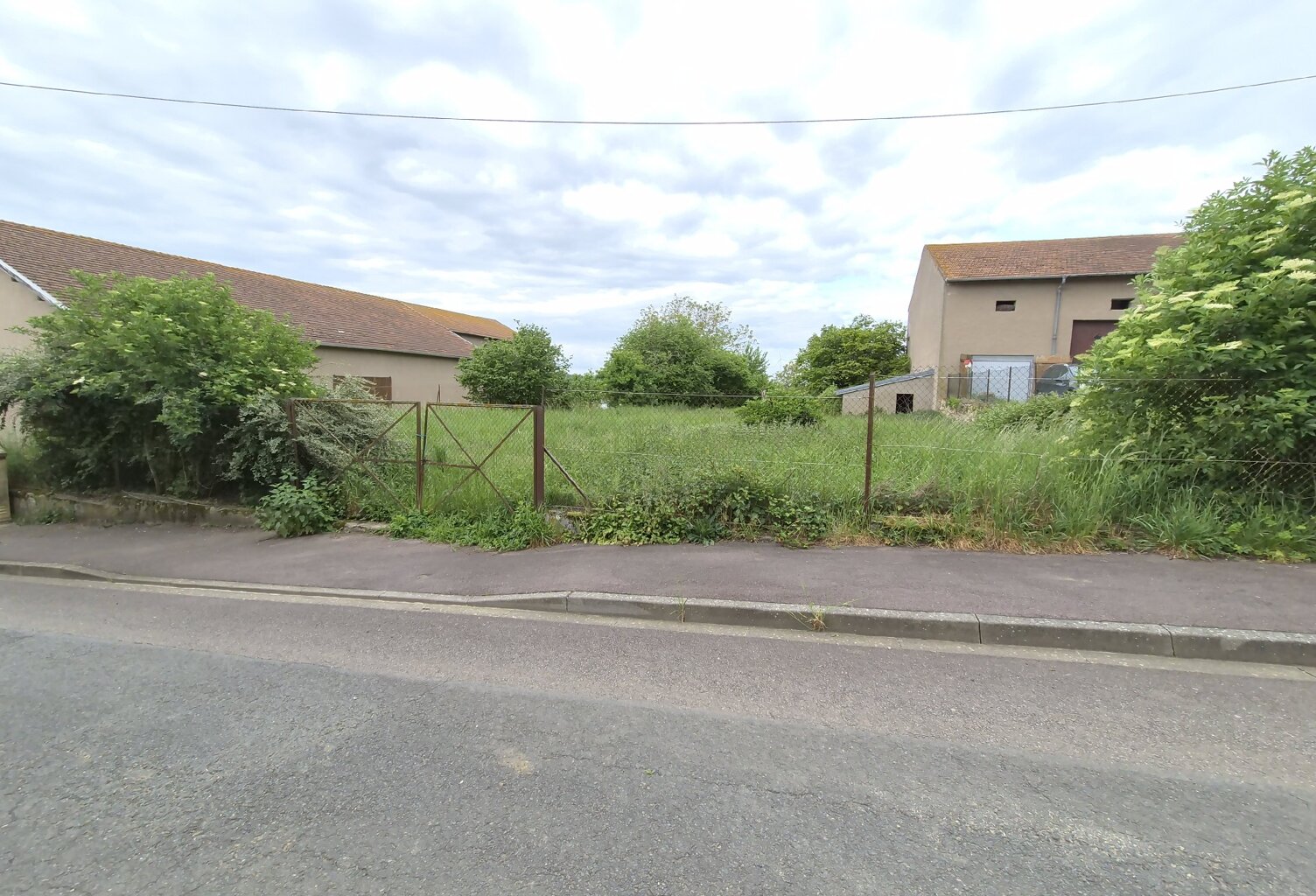 Terrain de 2392 m&sup2;  m&sup2; — photo 1