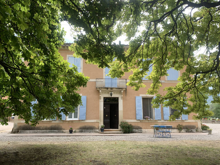 Domaine dans le Luberon — photo 1