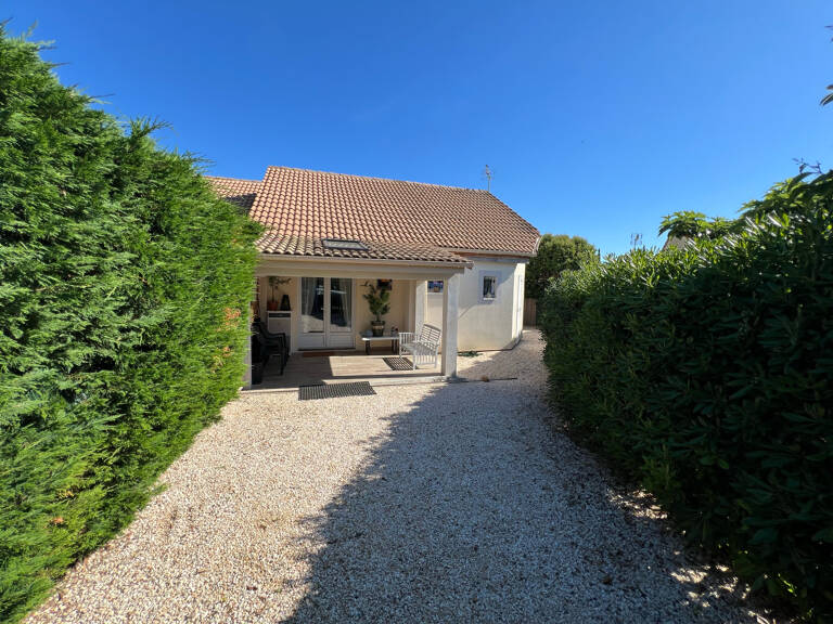 MAISON DANS RESIDENCE AVEC PISCINE — photo 1