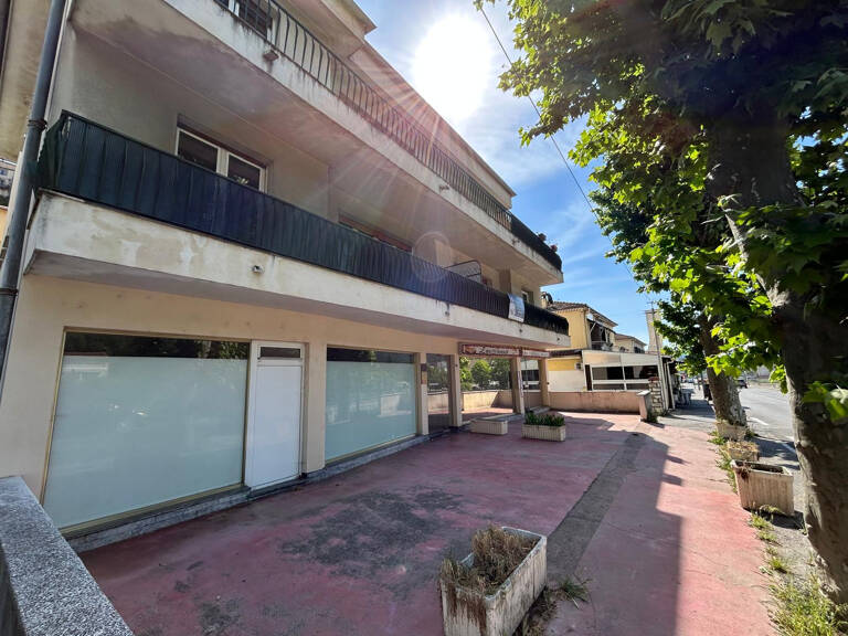 À vendre   Local commercial de 30 m2 avec terrasse   Contes — photo 1