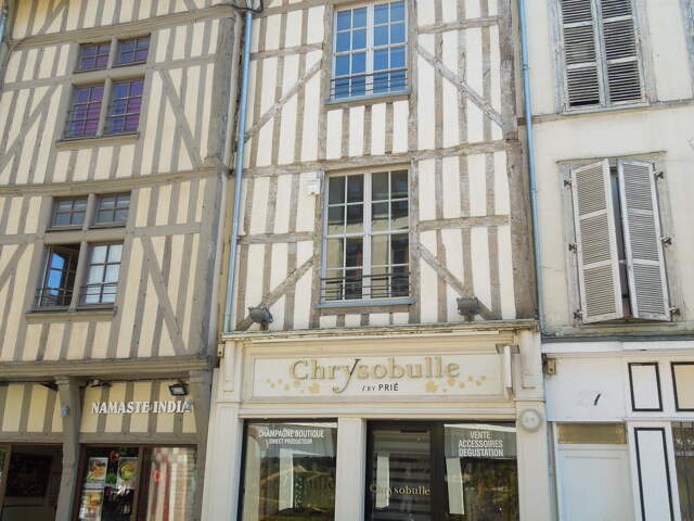 Immeuble 156 m² à Troyes — photo du bien