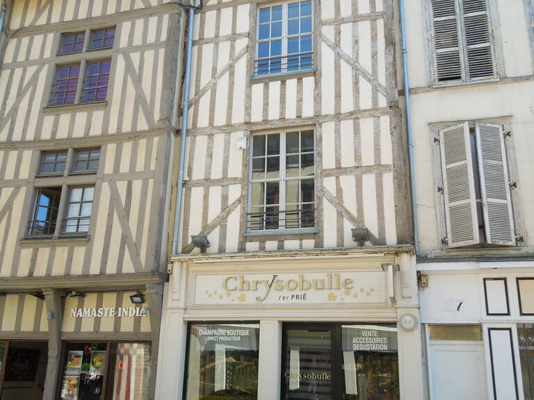 Immeuble  156 m² — photo 1