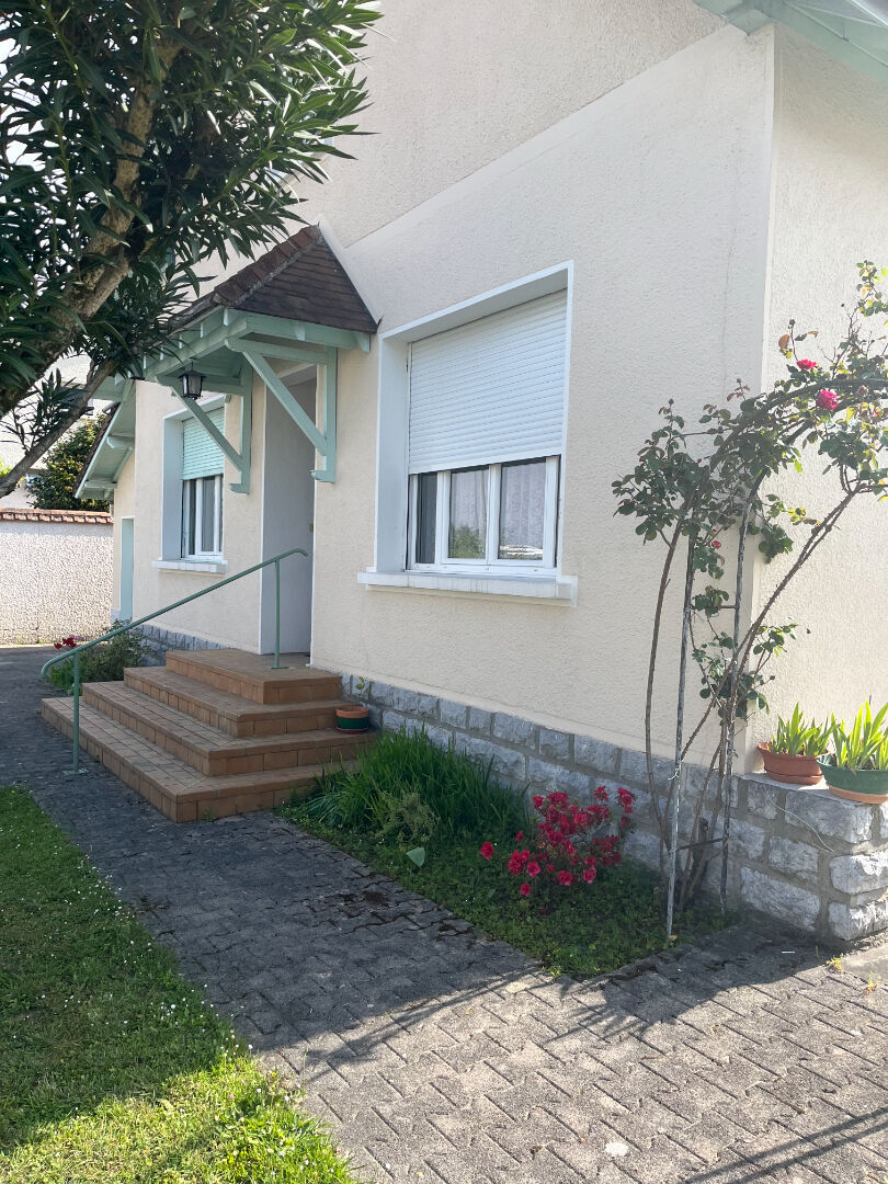 Villa / Maison  T6 à louer Pau 64000