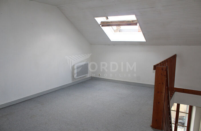 VILLENEUVE SUR YONNE APPARTEMENT F2 en duplex — photo 2
