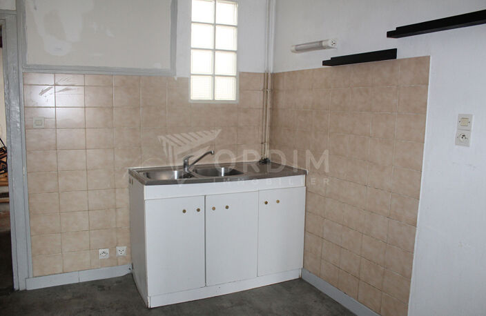 VILLENEUVE SUR YONNE APPARTEMENT F2 en duplex — photo 3