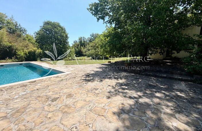Propriété unique! 500 m2 de bâti 7500 m2 de terrain plat — photo 3