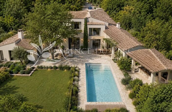 Propriété unique! 500 m2 de bâti 7500 m2 de terrain plat — photo 4