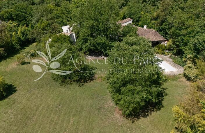 Propriété unique! 500 m2 de bâti 7500 m2 de terrain plat — photo 5
