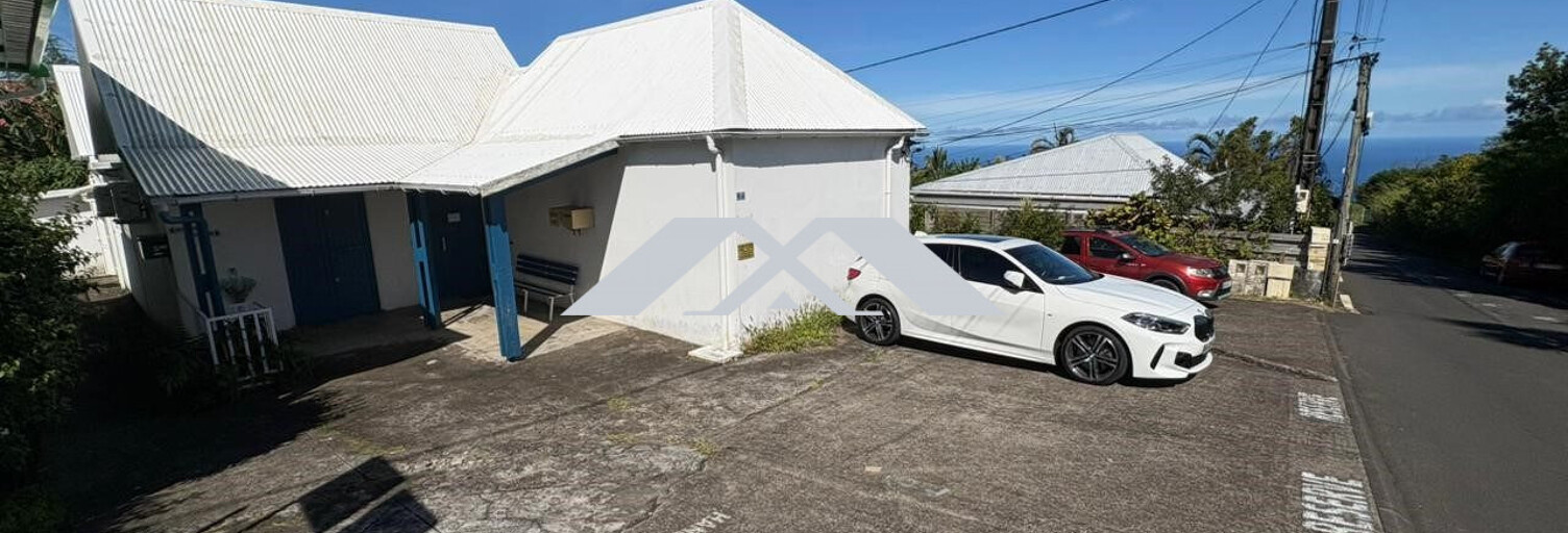 Immeuble  139 m² à vendre à Saint-Joseph (97480)