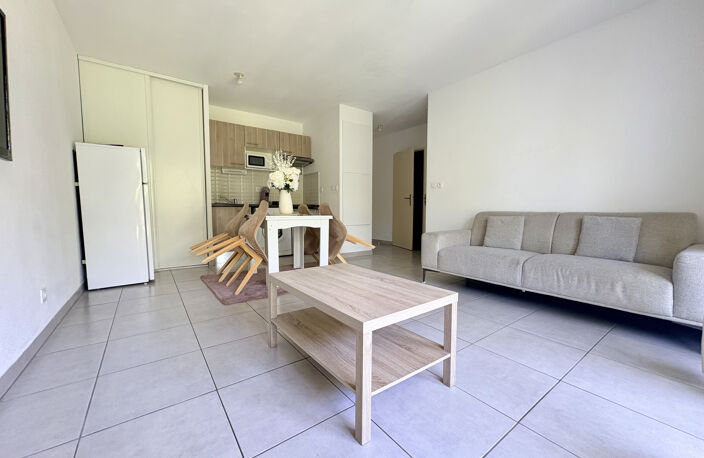 T2 Bassens, superbe état — photo 3