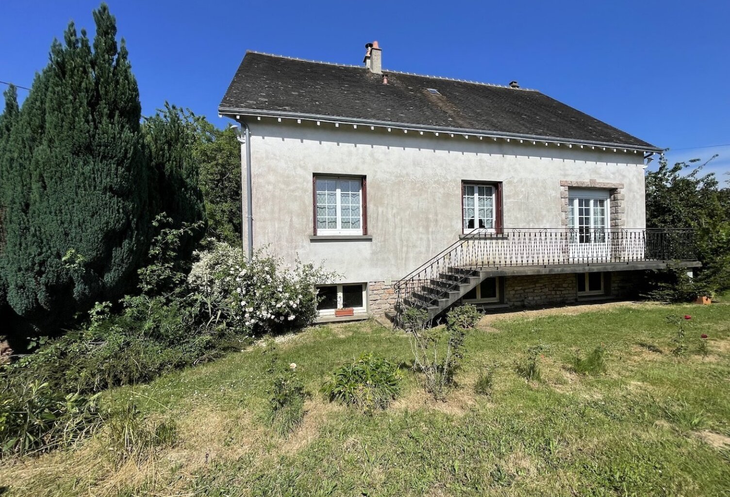 Maison et terrain — photo 1