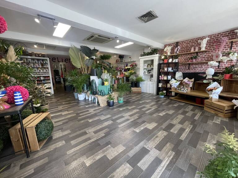 Local commercial — photo 1