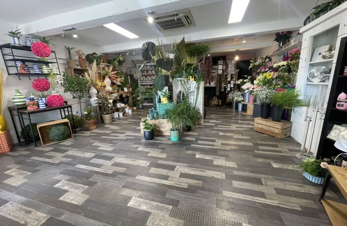 Local commercial — photo 2