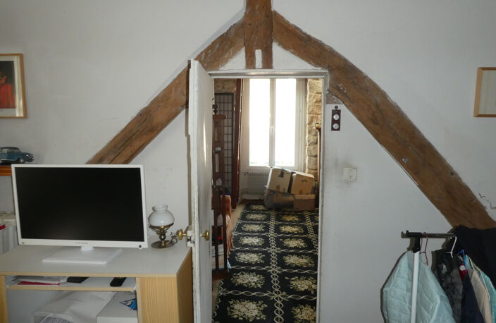 SOUS COMPROMIS. MAISON DE VILLE A FONTAINEBLEAU — photo 5