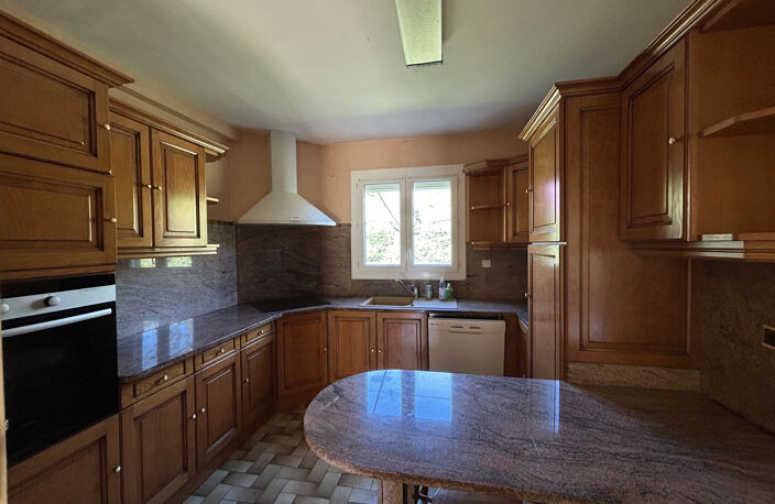 Quartier calme : Villa plain pied spacieuse 5 chambres avec — photo 5