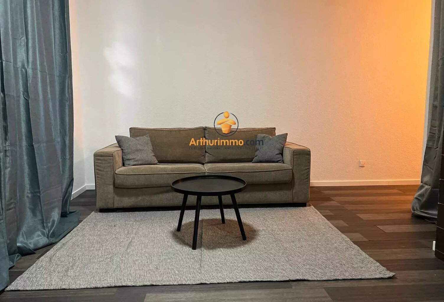 En plein cœur de ville, agréable studio avec terrasse — photo 1