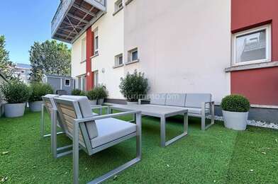 Appartement 4 pièces 240000 €