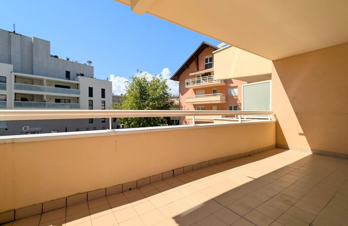 CHALLES LES EAUX - T3 69m² - cave + garage - 265 000 € — photo 4